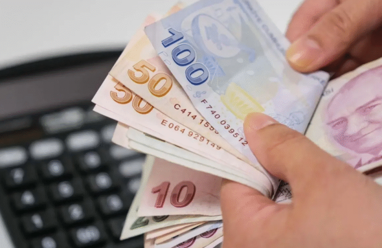 Memur ve Emekli Maaşlarına Şimdiden Yüzde 10 Zam Sinyali!