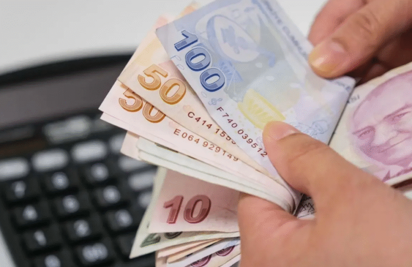 Memur ve Emekli Maaşlarına Şimdiden Yüzde 10 Zam Sinyali!