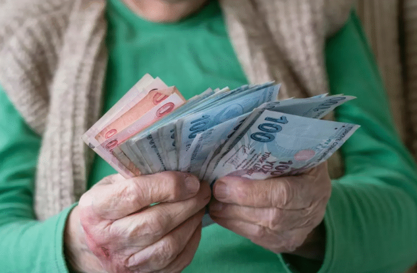 Emekli Promosyonlarında Büyük Rekabet! Bankalar Arasında Adeta Açık Artırma Başladı
